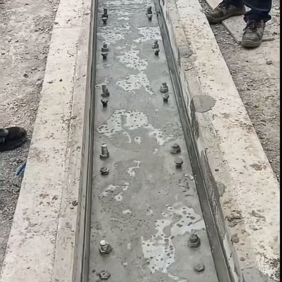 姜堰港口码头起重机龙门吊重型机械设备稳固用早强快凝轨道胶泥